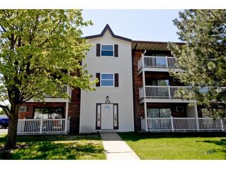 105 N  Gregory St #1, Aurora, IL 60504