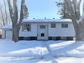 1240 4th St NW, Watertown, SD 57201