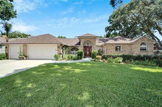 3949 Appletree Dr, Valrico, FL 33594