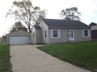 2017 Chandler St SW, Cedar Rapids, IA 52404