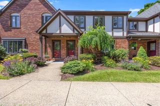 1583 Stone Mansion Dr, Sewickley, PA 15143