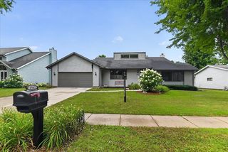 1562 Kuhle Dr, Sun Prairie, WI 53590