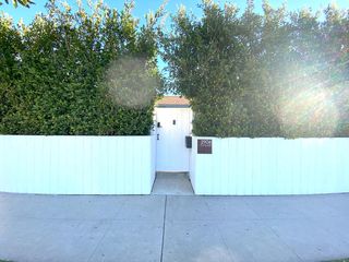 2906 Overland Ave, Los Angeles, CA 90064
