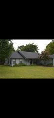 1305 Bois D Arc St, Commerce, TX 75428