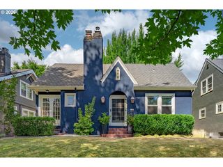 3325 NE Holladay St, Portland, OR 97232