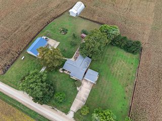 28633 N  200 East Rd, Ancona, IL 61311
