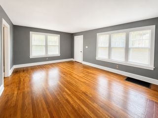 3850 Northampton Rd, Cleveland Heights, OH 44121