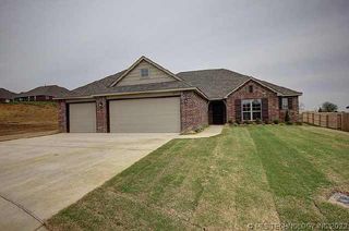 8429 N  76th East Ave, Owasso, OK 74055