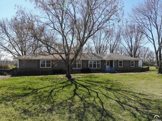 687 N  1457th Rd, Lawrence, KS 66049