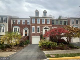 2007 Gervais Dr, Falls Church, VA 22043
