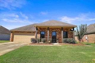 308 G W Bush St #G, Brandon, MS 39047