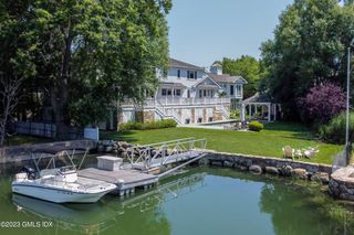 195 Shore Rd, Old Greenwich, CT 06870