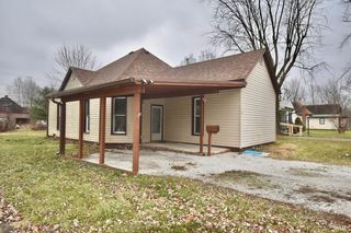 610 S  Lawton St, Jasonville, IN 47438