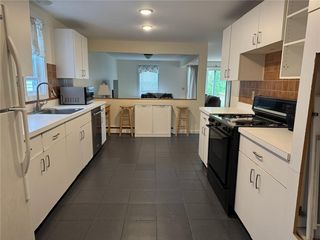 23 Carey St, Newport, RI 02840