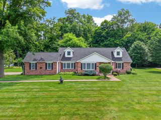 18 Eastlake Rd, Reynoldsburg, OH 43068