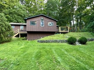 20 E Crisman Rd, Hardwick, NJ 07825