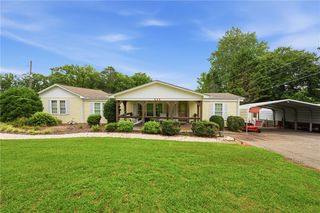 942 Chambers Hill Rd, Seneca, SC 29672