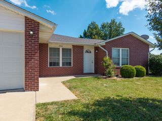 3910 Beechwood Dr, Columbia, MO 65202