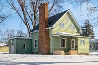 2005 11th St E, Glencoe, MN 55336