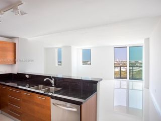 244 Biscayne Blvd #2402, Miami, FL 33132