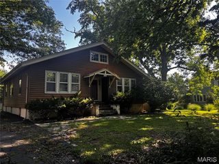 739 Hurstgreen Rd, Saint Louis, MO 63119