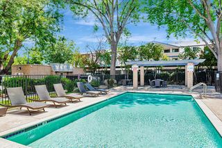 6630 Independence Ave #105, Canoga Park, CA 91303