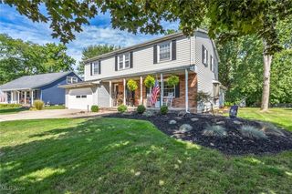 8795 Gatewood Dr, Mentor, OH 44060