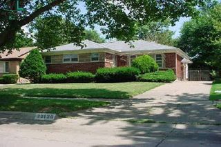 22120 Ridgedale St, Oak Park, MI 48237
