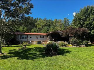296 Buckwheat Rd, Mc Grady, NC 28649
