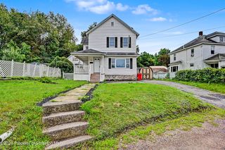 42 Upper Powderly St, Carbondale, PA 18407