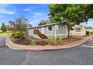 1949 SE Palmquist Rd, Gresham, OR 97080