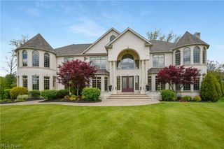 6610 Cummings Ct, Solon, OH 44139