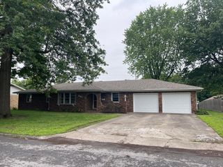 641 N Claud Avenue, Bolivar, MO 65613
