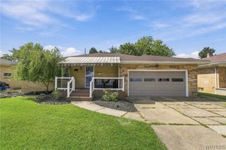 81 Shamokin Dr, Lackawanna, NY 14218