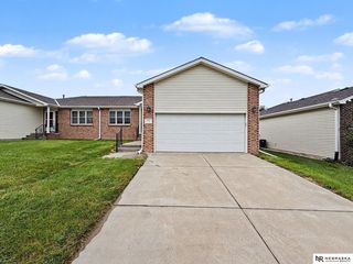 4941 S  78th St, Lincoln, NE 68516