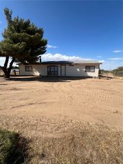 13958 Sage St, Oak Hills, CA 92344