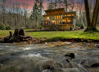 77 Watersong Trl, Ellijay, GA 30540
