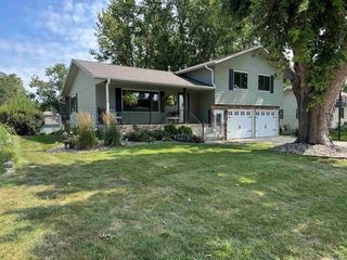 601 SW Iowa St, Orange City, IA 51041