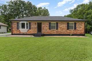 525 Lincoln Dr, Gallatin, TN 37066