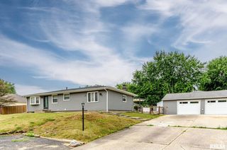 1029 N  Country Ln, Peoria, IL 61604