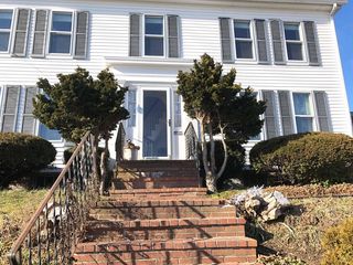 10 Old Armory Way, Kittery, ME 03904