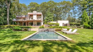 216 Bull Path, East Hampton, NY 11937