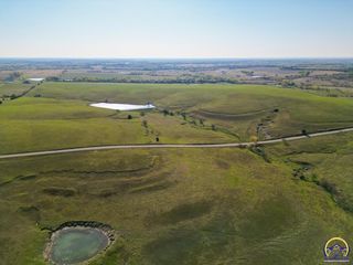 NW Green Hills Rd, Topeka, KS 66618
