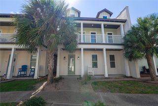 107 Frontenac Ln, Rockport, TX 78382