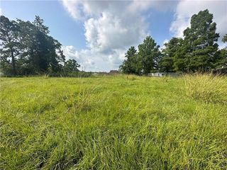 1008 Sugar Mill Dr, Saint Bernard, LA 70085
