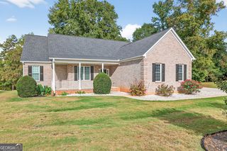 40 Lakeside Trl, Covington, GA 30016