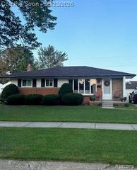 32901 Grinsell Dr, Warren, MI 48092