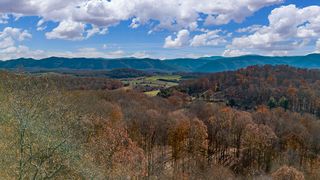 Still Waters Ln, Fairfield, VA 24435