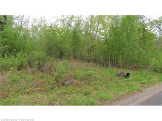 15 Bowling Green Ln, Belfast, ME 04915
