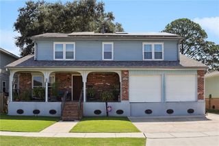 585 Oakwood Dr, Terrytown, LA 70056